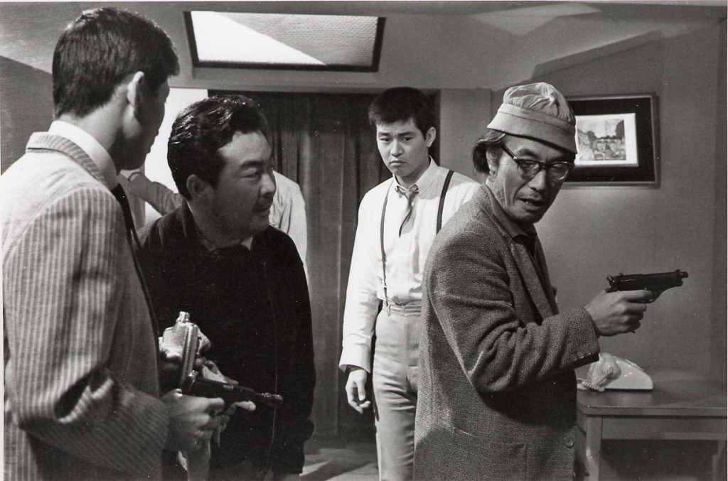 seijun suzuki on set